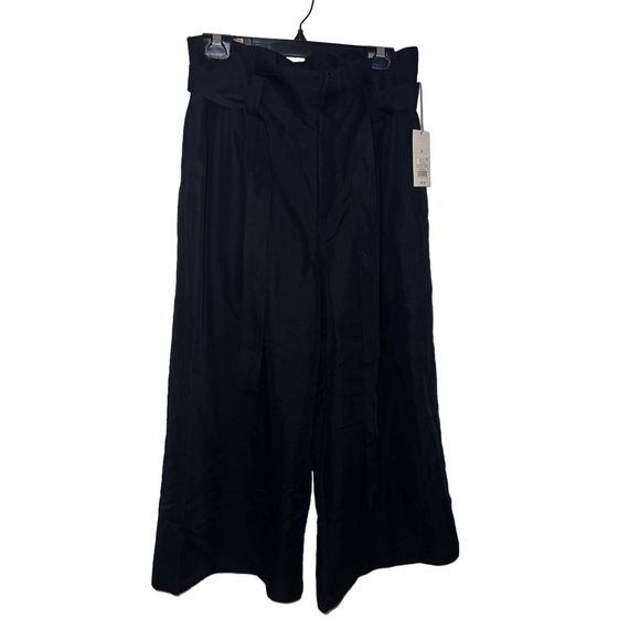 a new day Pants - A New Day black Capri/Pants size med